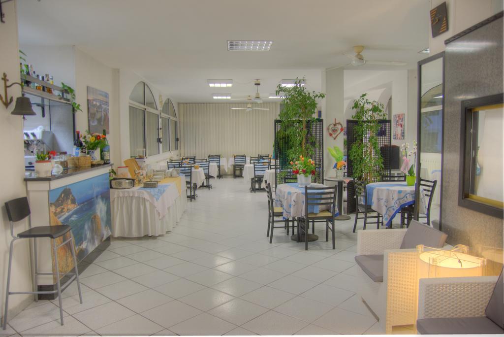 Hotel Deutsche Familien 피날레리구레 외부 사진