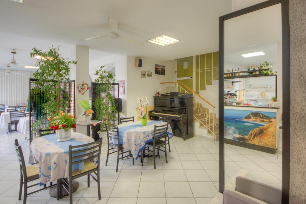 Hotel Deutsche Familien 피날레리구레 외부 사진