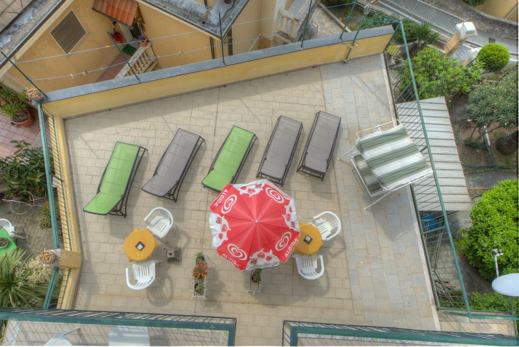 Hotel Deutsche Familien 피날레리구레 외부 사진