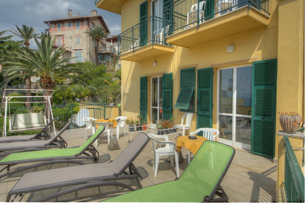 Hotel Deutsche Familien 피날레리구레 외부 사진